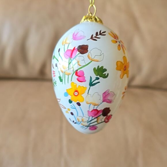 Pier 1 Imports Floral Egg Ornament / Li Bien hand-painted - Picture 4 of 6